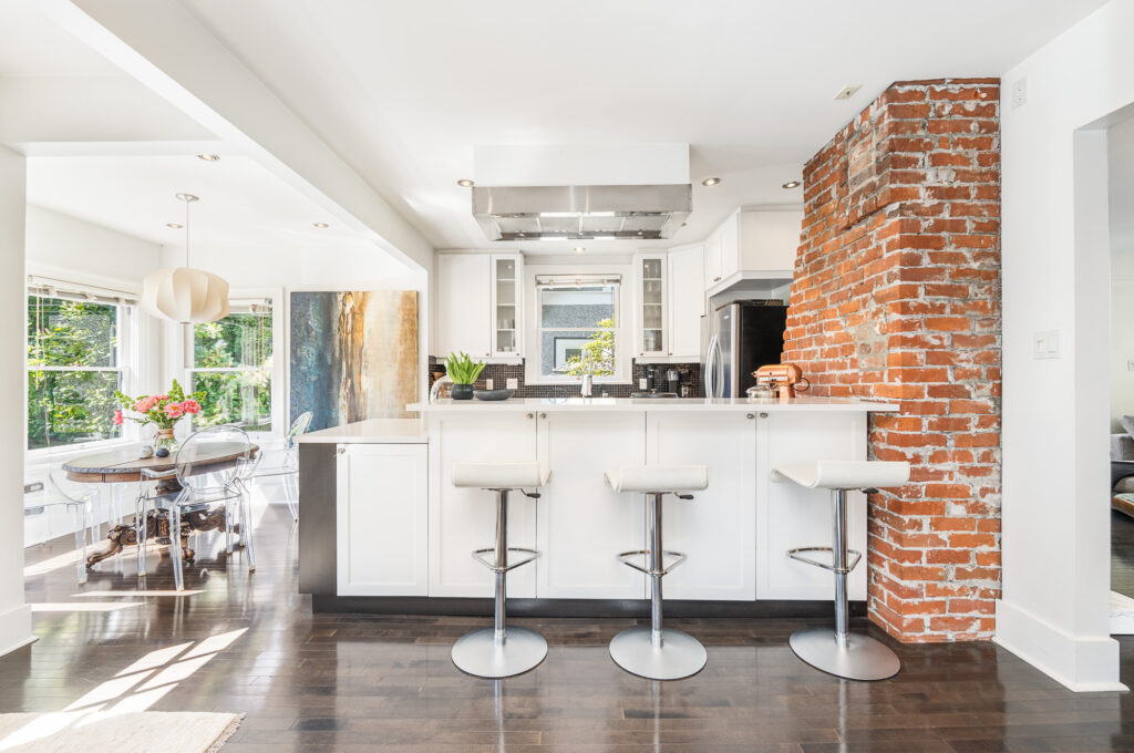 4678 W. 9th Avenue